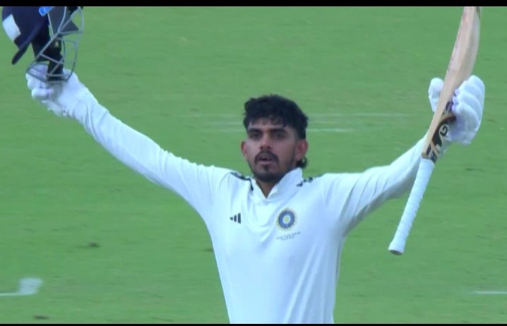 Indiansports31's tweet photo. Player of the match Yash Rathod in Duleep Trophy final.
Scored - 194 &13*
#duleepTrophyfinal #YashRatode https://t.co/Cko4Kb84Us