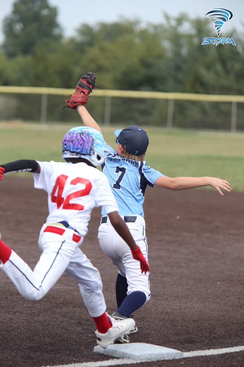 Beau stretching for the out at first. Storm wins the championship game at the USSSA Batter-up tournament over Inside Edge 12-5.
Great job boys!