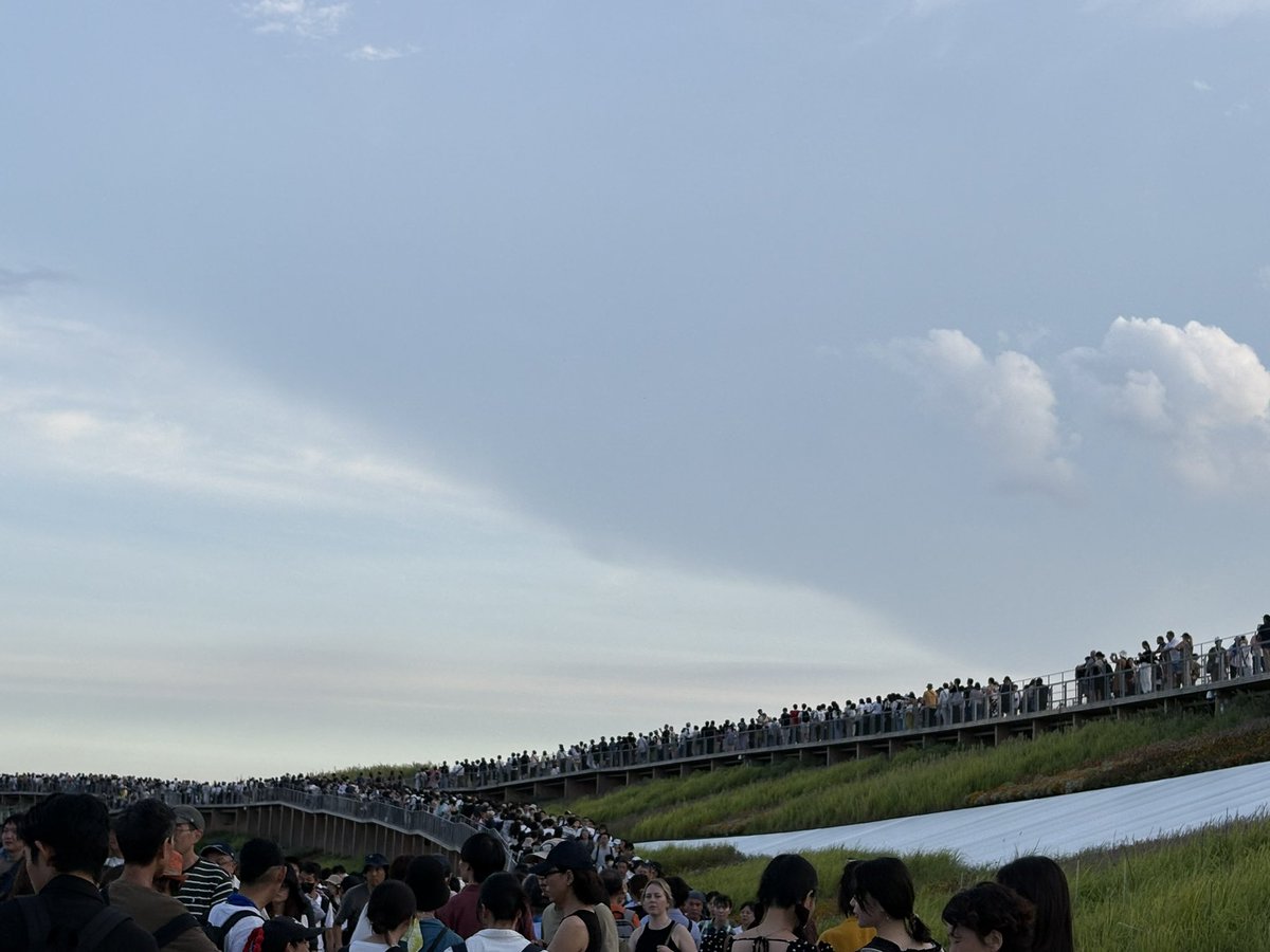 今日、花火でもあるん🤣