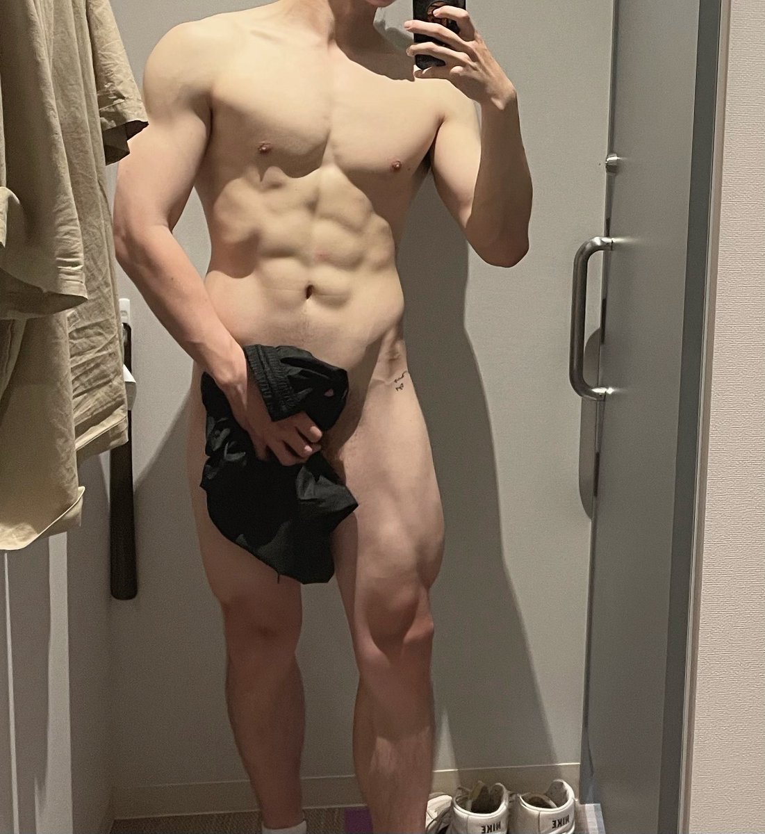 不能再熬夜了 tweet media