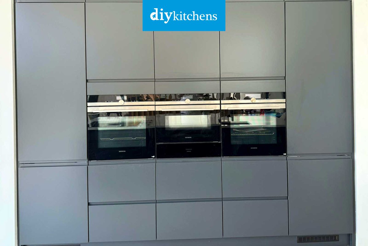 DIY_Kitchens's tweet image. 🌟 Susan from Skye shows us her completed Innova Luca Carbon Handleless #kitchen, supplied by DIY Kitchens (Ref:4139) - bit.ly/CustomerKitche…

Visit diy-kitchens.com to see how much you could save on your dream kitchen! 

#luca #handlelesskitchens