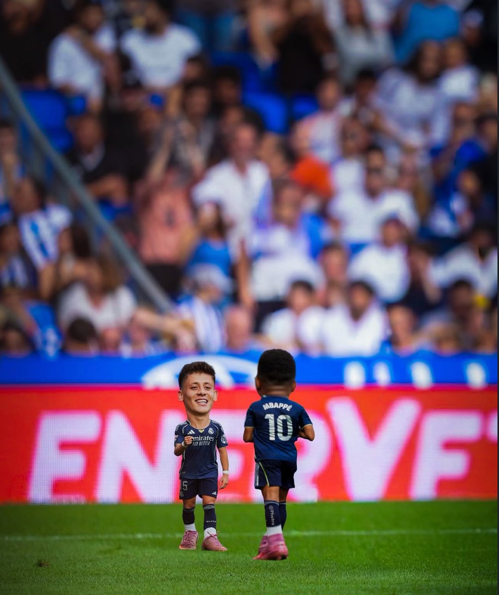 Kylian's tweet image. Wtf is this picture?! 😂😂