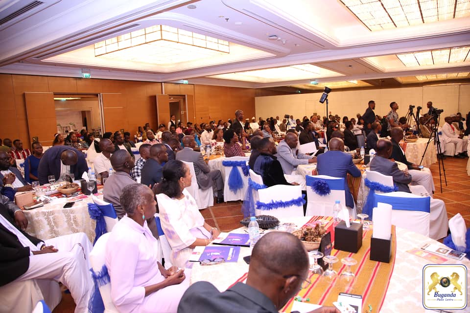 cpmayiga's tweet image. Ntongozza ttabamiruka wa Buganda Bumu mu Buwalabu asookedde ddala ku Sheraton Creek Hotel mu Dubai.
Tukubiriza abantu baffe abali mu Buwalabu okukoppayo ebintu eby'enkizo ebiyambye abaayo okwekulaakulanya nabo babisse mu nkola kibayambe okugenda mu maaso. Tubakubiriza…