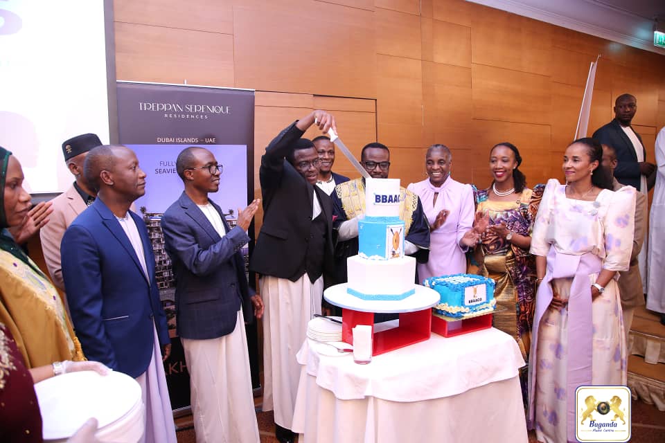 cpmayiga's tweet image. Ntongozza ttabamiruka wa Buganda Bumu mu Buwalabu asookedde ddala ku Sheraton Creek Hotel mu Dubai.
Tukubiriza abantu baffe abali mu Buwalabu okukoppayo ebintu eby'enkizo ebiyambye abaayo okwekulaakulanya nabo babisse mu nkola kibayambe okugenda mu maaso. Tubakubiriza…