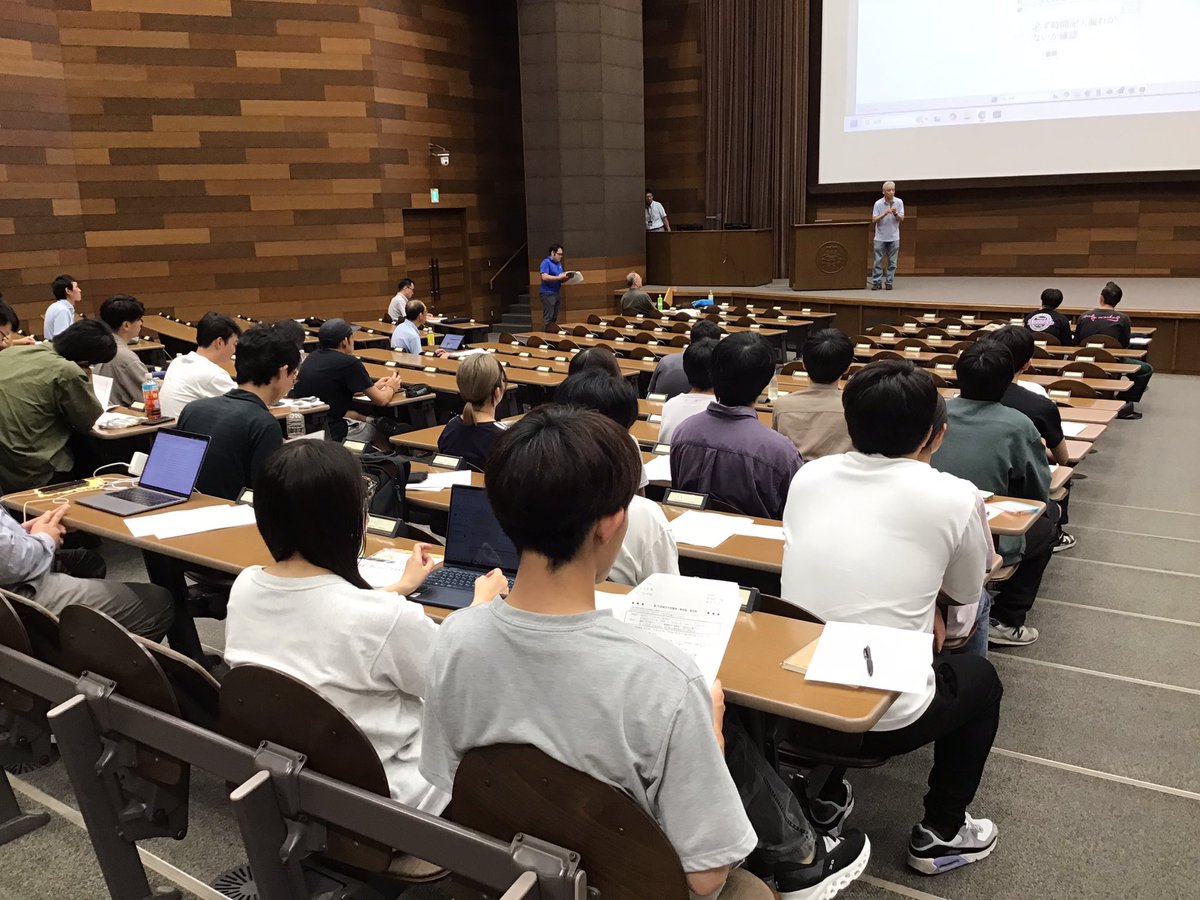 第74回高分子討論会　明日からの開催に向けて、運営委員、会場係の皆さんと準備中♪ 皆さまのご来場をお待ちしております。