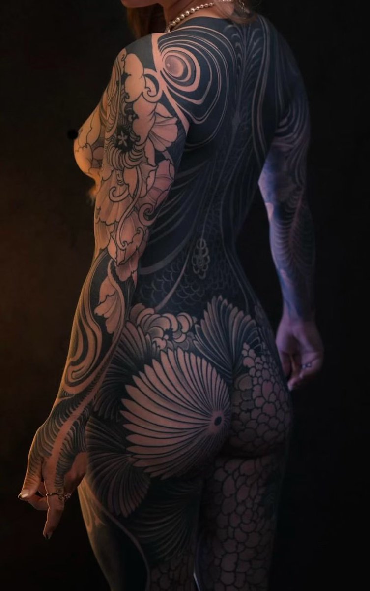 想给女人扎通体

#刺青 #纹身 #纹身女 #性感纹身 #私密纹身 #纹身师 #武汉 #乌鲁木齐 #tattoo