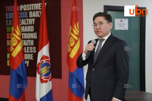 UBn_mn's tweet image. АТГ: Ц.Чулуунзагдын гэр, ажлын байранд хийсэн нэгжлэгээр “Админерал“ компанийн гүйцэтгэх захирлаар ажилласан байгаад нас барсан БНХАУ-ын иргэний гарын үсэгтэй дардас олдсон‼️‼️

ubn.mn/p/88742

-АТГ-ын Хэвлэл мэдээлэл, олон нийттэй харилцах ажилтан, комиссар Б.Билэгт…