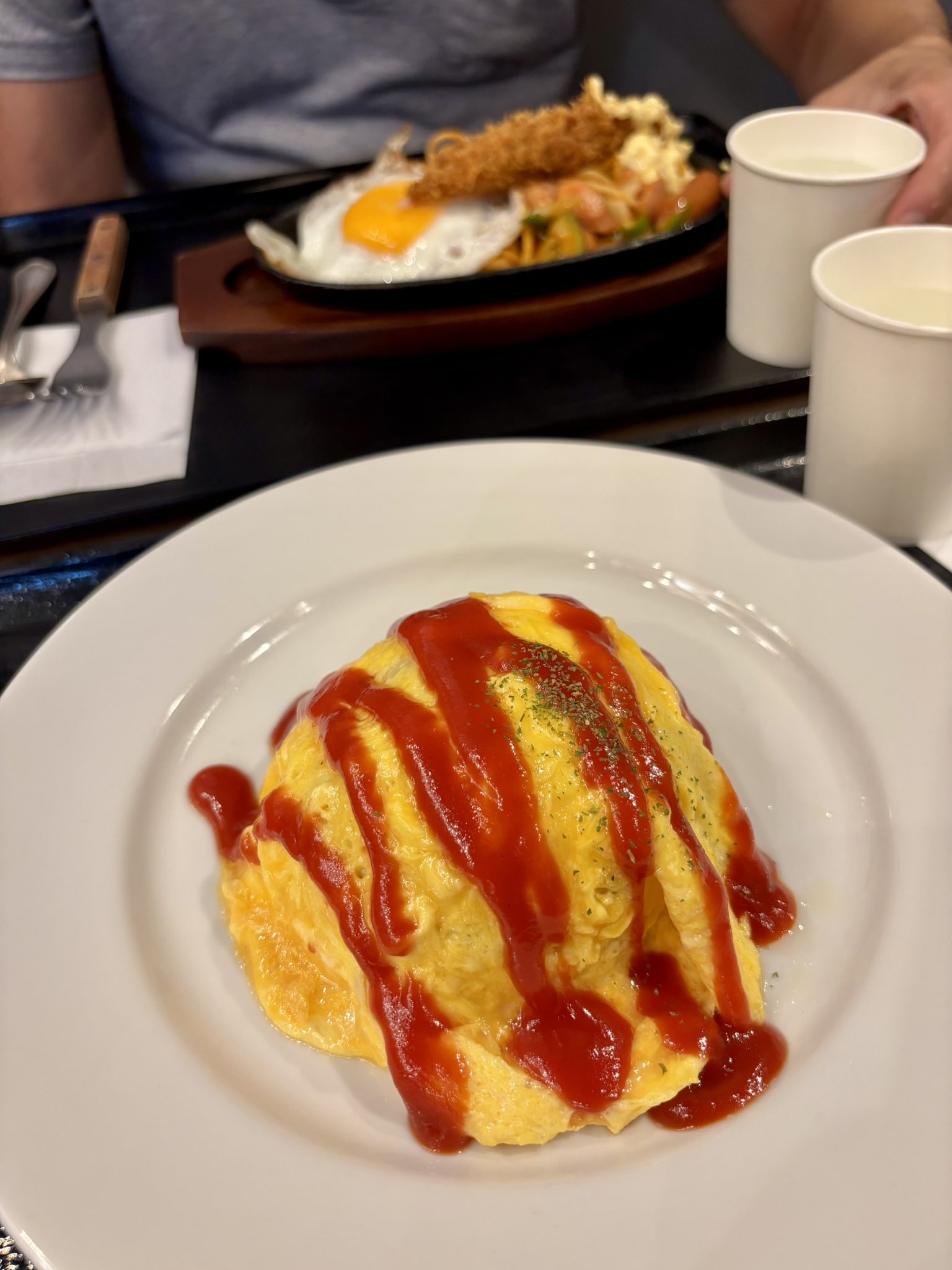 オムライス RRR GRILL KITCHEN（トリプルアールグリルキッチン）の