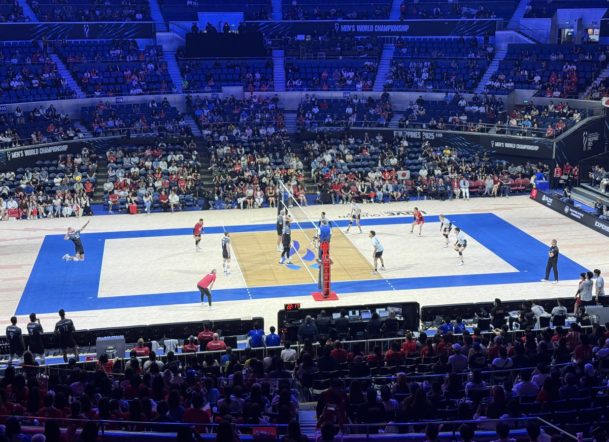 Team Canada @vballcanada takes set one over Japan at the Volleyball World Championships in Metro Manila. #mwch #Philippines2025