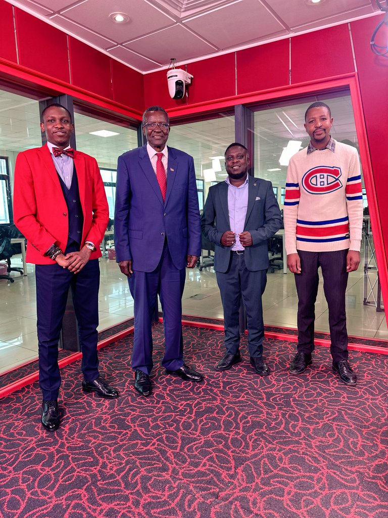 radiomaisha's tweet photo. Asante sana Justice David Maraga for gracing our studios this morning for Bunge la Maisha. #ZullyNaShugaboy
Watch live: https://t.co/Zzq0X2x7Pf https://t.co/NfxuMYbSeD