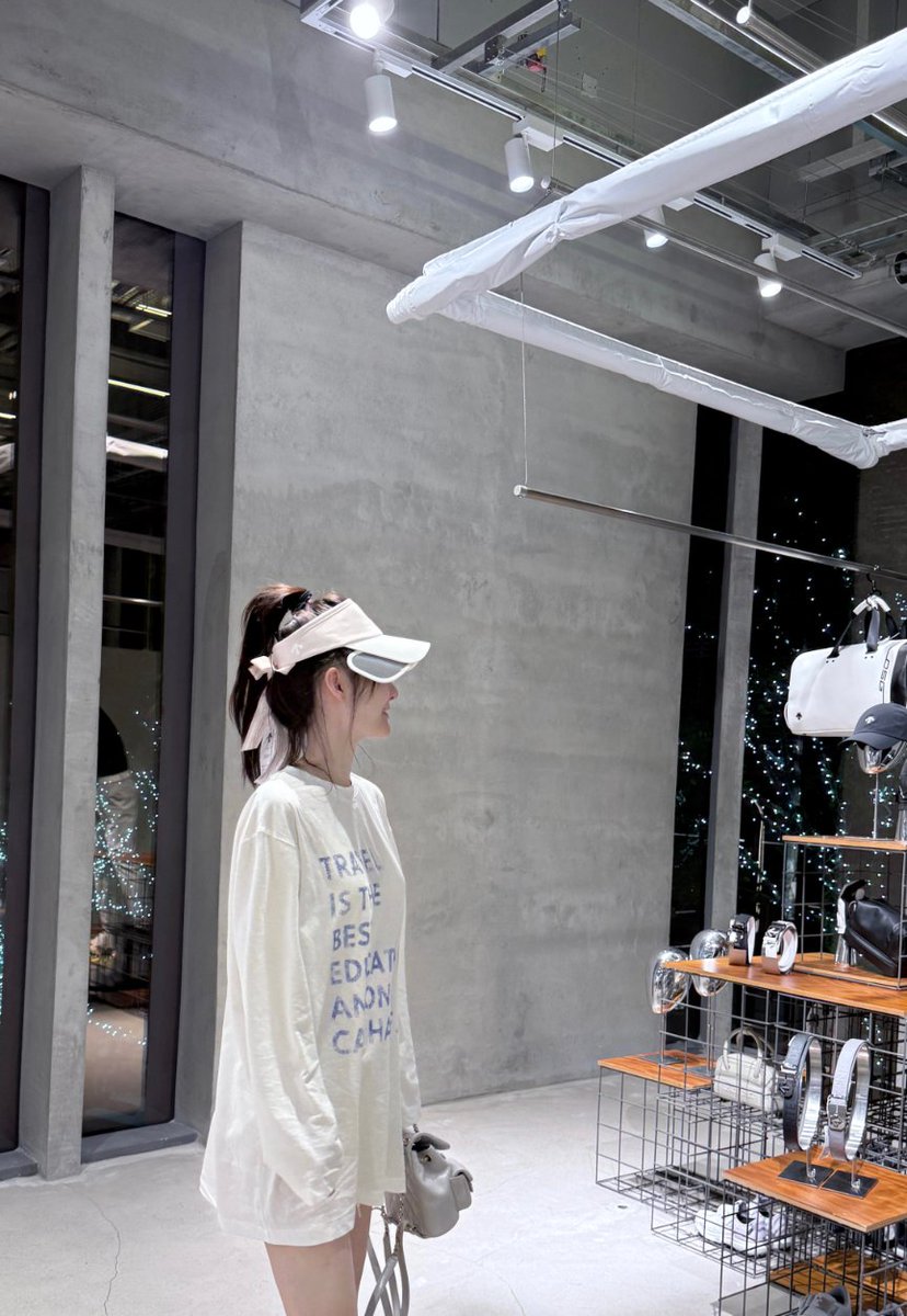 Joncodards's tweet image. 夜のショッピングはライトアップが最高。