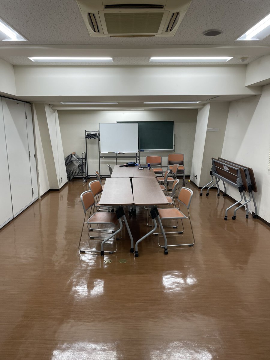 share_daichi's tweet image. リハ終わりまして！！
いよいよ今日！！

東京！！

広過ぎる楽屋の圧迫感に、早速追い込まれてます！！

ぜし！！

tiget.net/events/421654