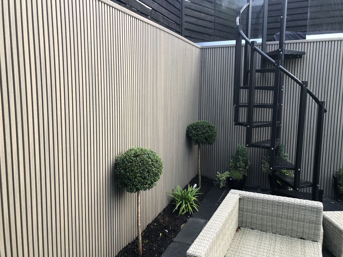 PPWGroup's tweet photo. Unify your vision from the inside out. 
The SG Slatted Range enables architects to extend interior wall panel aesthetics outdoors — ensuring material harmony, performance, and timeless design
#ArchitecturalDetails #IndoorOutdoorFlow #ModernArchitecture #DesignIntegration https://t.co/CalJzOAZmu