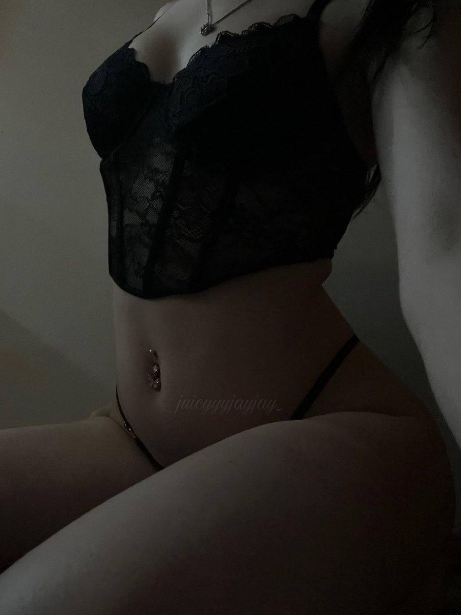 juicyyyjayjay_'s tweet photo. 📍arizona | 19 
-meets are only available after purchase 
- i wont respond if ur not asking for prices 
lets have funn 💕🤭
#nsfw #nsfwtwt #horny #buyingcontent #snowbunny #slut https://t.co/vXgsI6uQxt