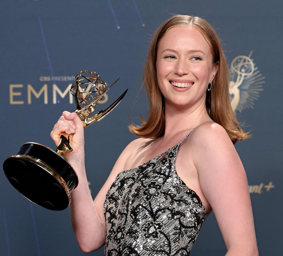 تشرح الممثلة هانا آينبيندر سبب قولها "فلسطين حرة" خلال خطاب قبولها لجائزة الإيمي :

"من واجبي كيهودية أن أميز اليهود عن دولة الإحتلال لأن ديننا وثقافتنا مؤسسة وبالغة الأهمية وعريقة وهي منفصلة تمام عن هذا النوع من الدول القومية الإثنية".