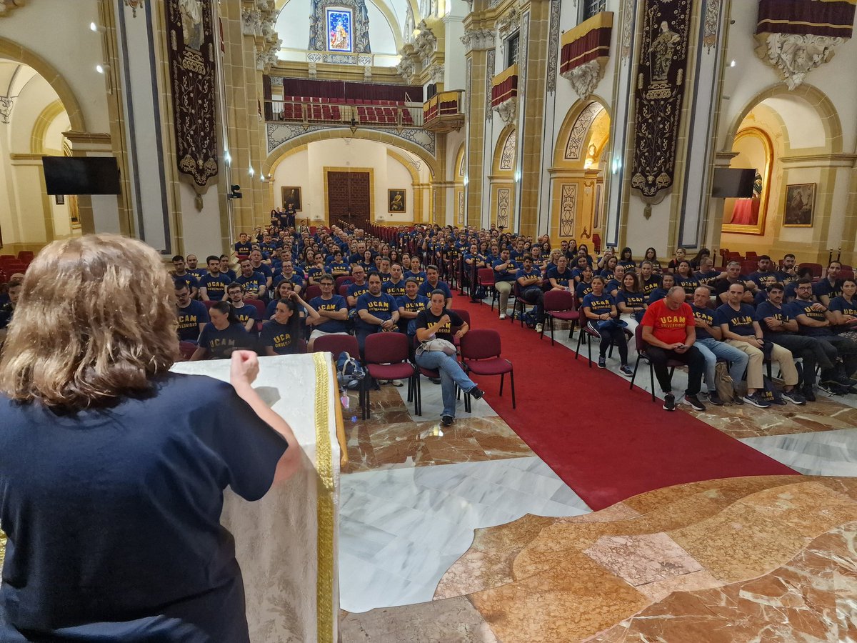 UCAM Universidad (@ucam) on Twitter photo 📸 María Dolores García, presidenta de la UCAM, y <a href="/LuisEPascual/">Luis Emilio Pascual</a> despiden a los peregrinos que inician el camino hacia la Catedral. 📸 María Dolores García, presidenta de la UCAM, y <a href="/LuisEPascual/">Luis Emilio Pascual</a> despiden a los peregrinos que inician el camino hacia la Catedral.