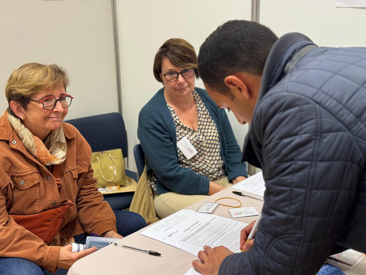 🌍🤝 Forum des associations &amp; 🎉 Vide-grenier Jean Zay : deux rendez-vous qui montrent la vitalité et la convivialité de la vie locale à #Levallois.

Merci aux bénévoles, habitants et #associations qui font battre le cœur de notre #ville. 💛🐝