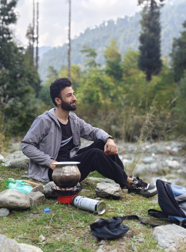 ubiubaid56's tweet photo. Home is where the hill is.
#TrendingNow #trendingpost https://t.co/sXSUnnJqoN