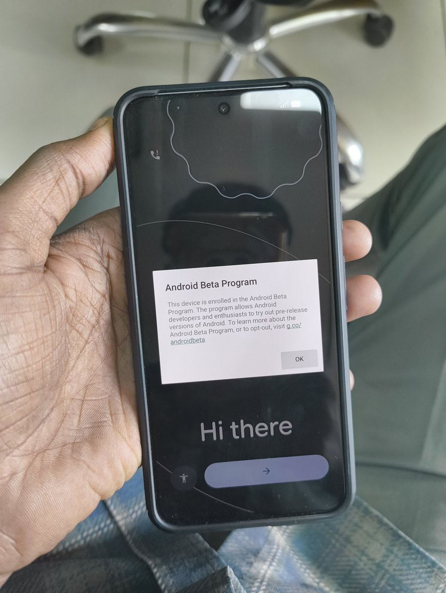 NasirSh88367740's tweet photo. After resuming from that screen, he’s now getting a popup for the Android Beta Program — but he never enrolled in it before. This all started only after the service centre visit.
#Pixel #GooglePixel #PixelSupport #MadeByGoogle #PixelIndia #GoogleIndia https://t.co/tCu0scdNa5