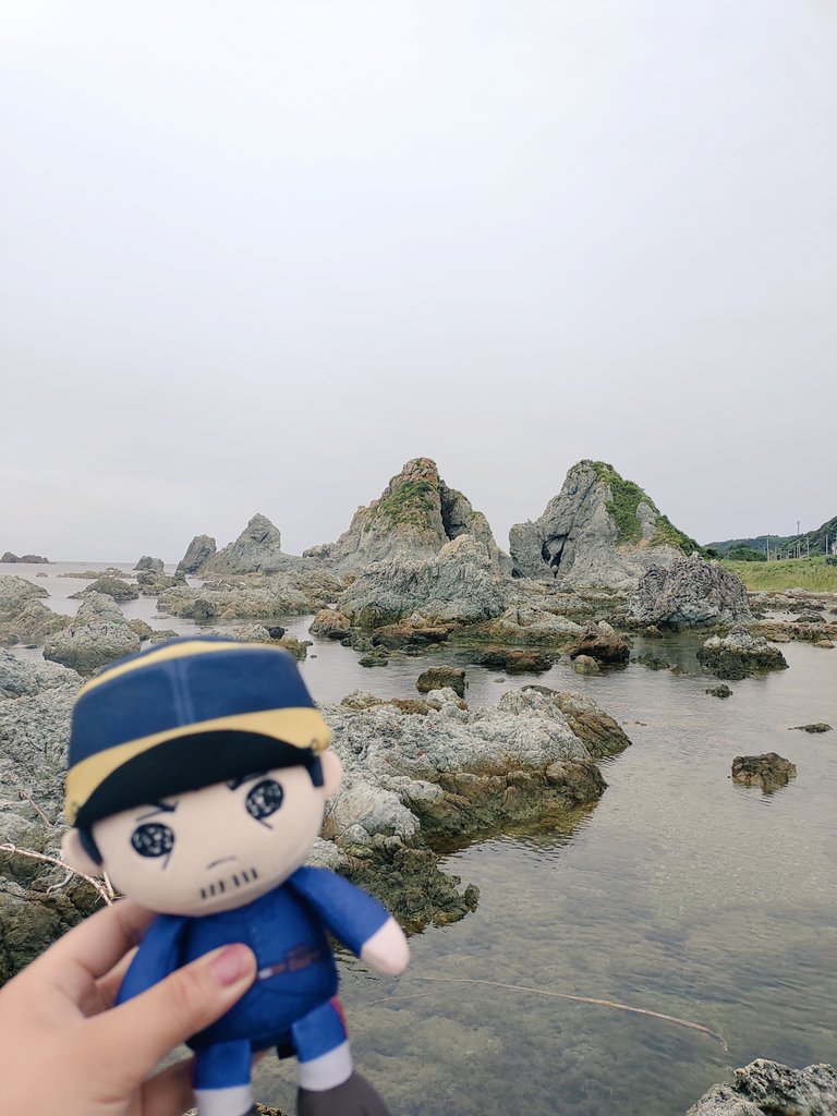 夫婦岩

佐渡島で自分が1番に
訪れたかった所
この場所で金カム最推し月島軍曹が
日露戦争に行く前に想い人へ
帰ってきたら駆け落ちしよう、と
約束したのだが……