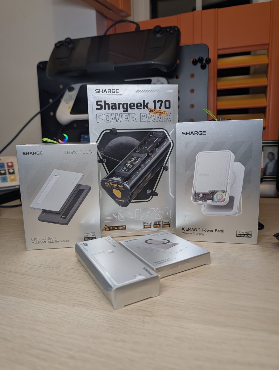 TechJamo's tweet image. Just received a review care package from the Guys at @sharge_official

Not heard much about this brand before so will be interesting to see what the QC will be like. 

Unboxing &amp;amp; Review Coming Soon!

#Sharge #PortablePower #EverydayTech #Powerbank #PoweredByMelanin #shargeek