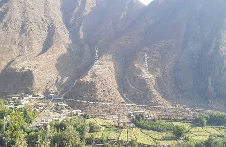د پنجشېر ولايت مقام:

د کاسا ۱۰۰۰ برېښنا د لېږد پروژه د پنجشېر پهٔ مسیر کې د پایو پهٔ نصبولو سره بېرته پیل شوه.
دغه پروژه د پنجشېر د پریان، حصه اول، رُخه، عنابه او بازارک لۀ ولسوالیو تېریږي.