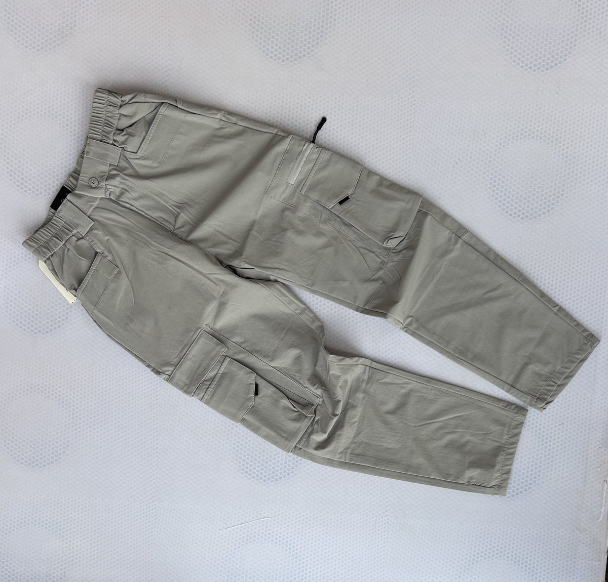 Cargo pants stretcher 
Each is 65,000
0755953511
I do delivery 
Size 40 to 38