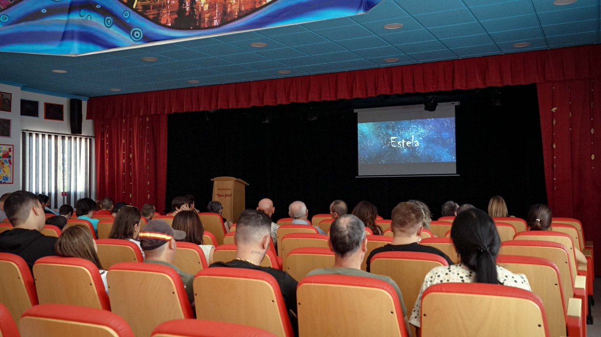 filmingranada's tweet photo. Éxito de público del #GIFIC, nuevo festival de cine de #Guadix, que entregó sus galardones con la presencia del actor granadino Antonio Velázquez, Premio de Honor. Enhorabuena a tod@s! 💚
👉https://t.co/vJ1BOY91IC https://t.co/hjhMVXPZdF