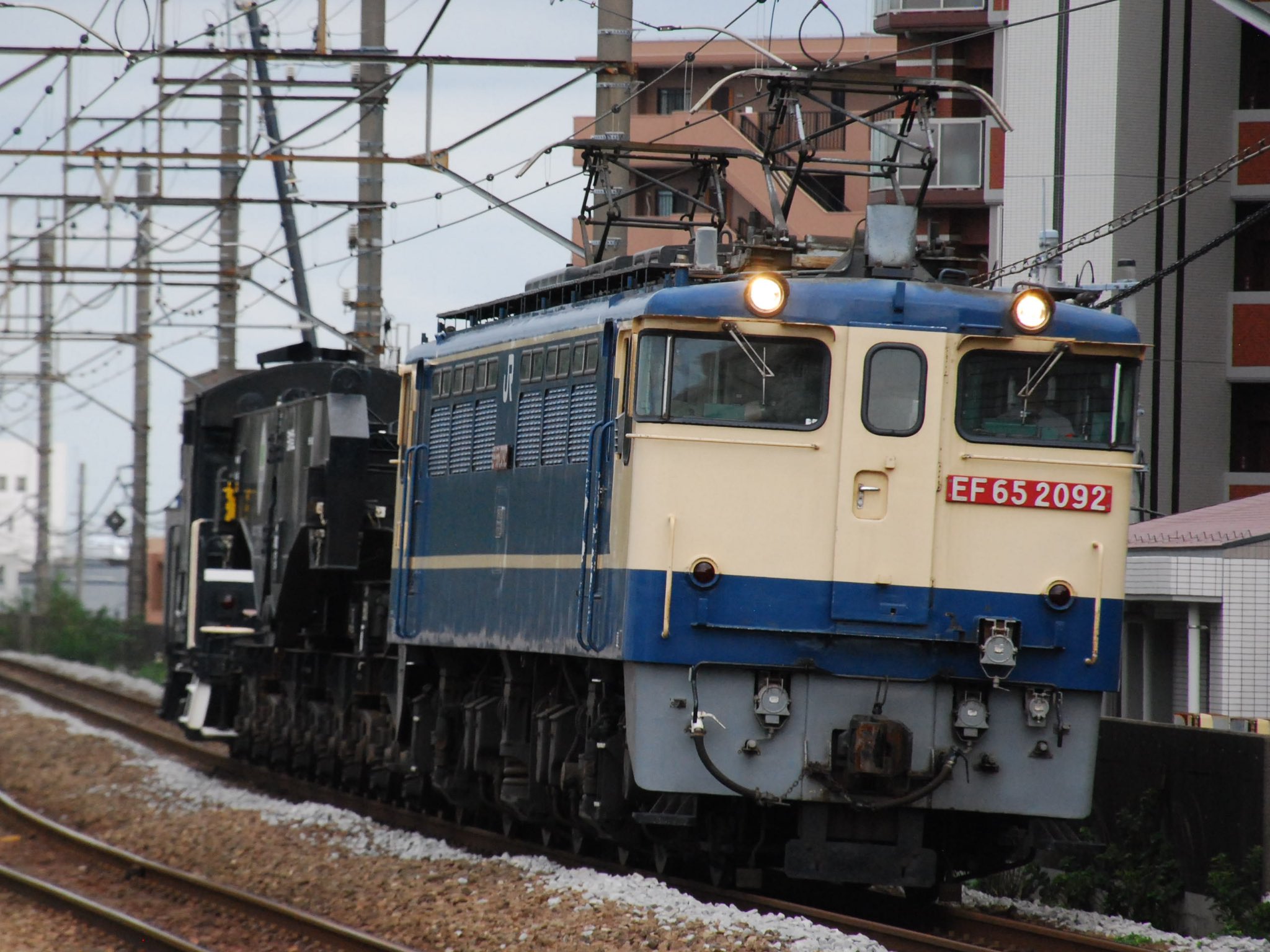 EF65-1105 ジャンク 1024px-JR_East_EF65-1106.jpg