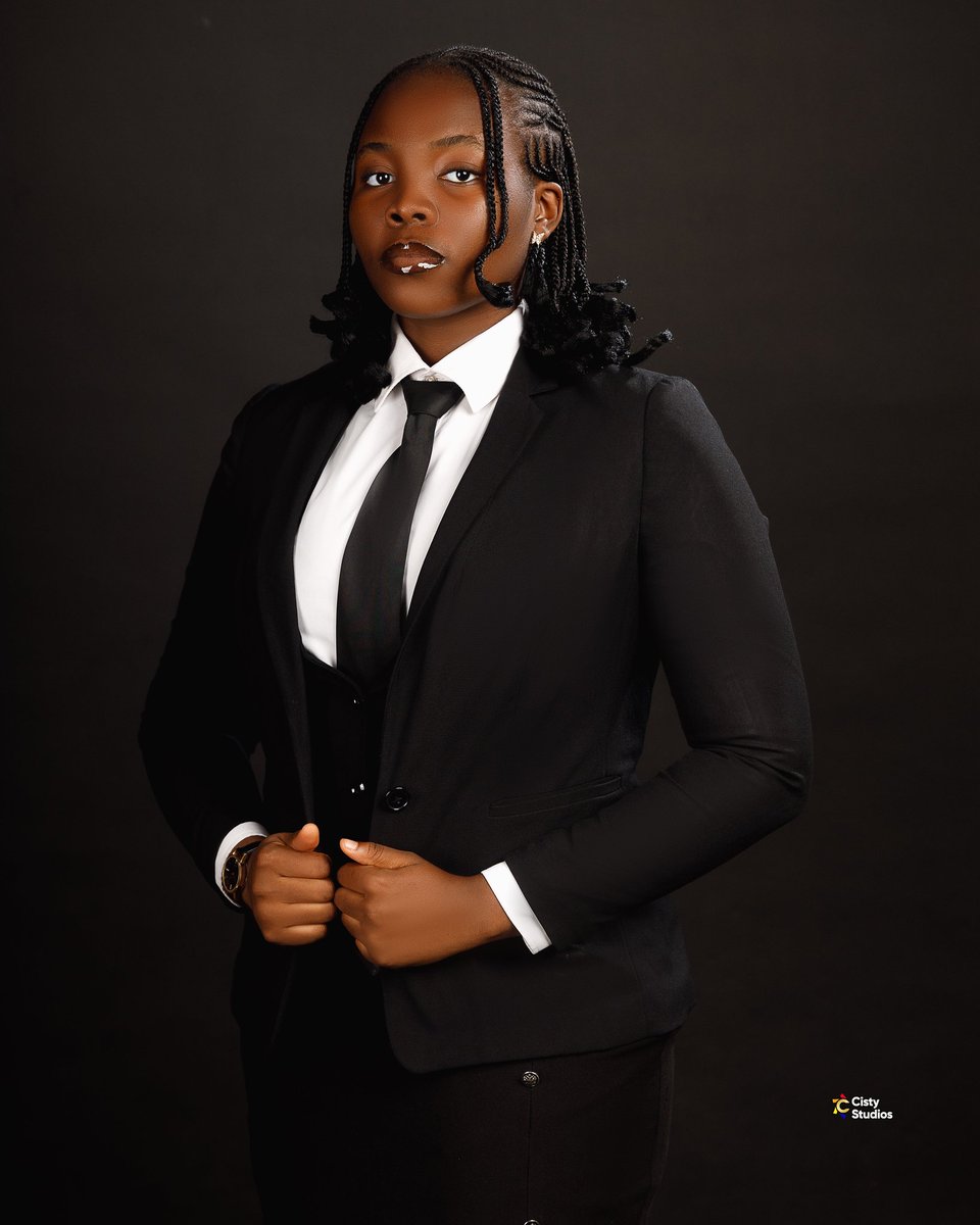 MUNAJ__'s tweet image. This is me humbly expressing my interest in @OmaplexLaw_Firm's virtual internship programme. I truly hope I'll be considered, as I've waited for this opportunity all year. 🥹

#ovip2025 #virtualinternship #lawstudents #omdlaw #omaplexlawfirm