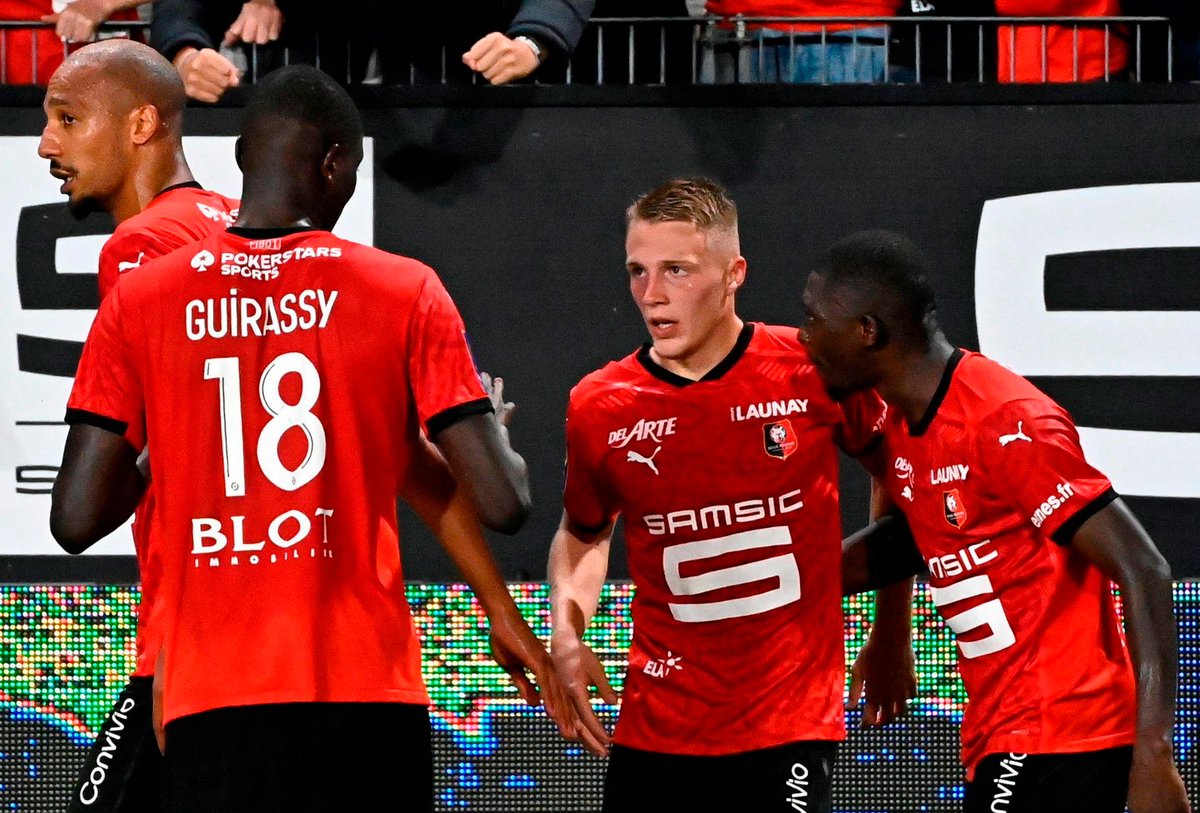 🔴⚫ Avant sa victoire contre Lyon (3-1) dimanche, le Stade Rennais n'avait plus gagné un match de Ligue 1 en ayant été mené dans le dernier quart d'heure depuis la réception de Monaco (2-1, Nzonzi 81', Truffert 90'+2) le 19 septembre 2020. #SRFCOL
🔗 rougememoire.com/game/rennes-mo…