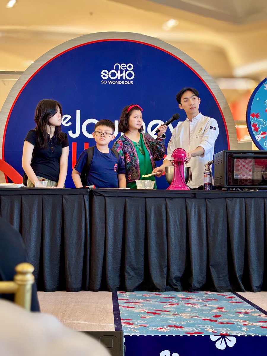 ✨ Baking &amp; Cooking Demo ✨

Part of Jakarta Dessert Week, featuring the talented Bryan Tanuhadi creating Matcha &amp; Strawberry Mille-Feuille. Sweet inspirations, live in action 🥐🍓

14 Sep 2025
At Neo Atrium, GF

#NeoSohoMall #TheJourneyof9Wisdom #BakingandCookingDemo #JDW