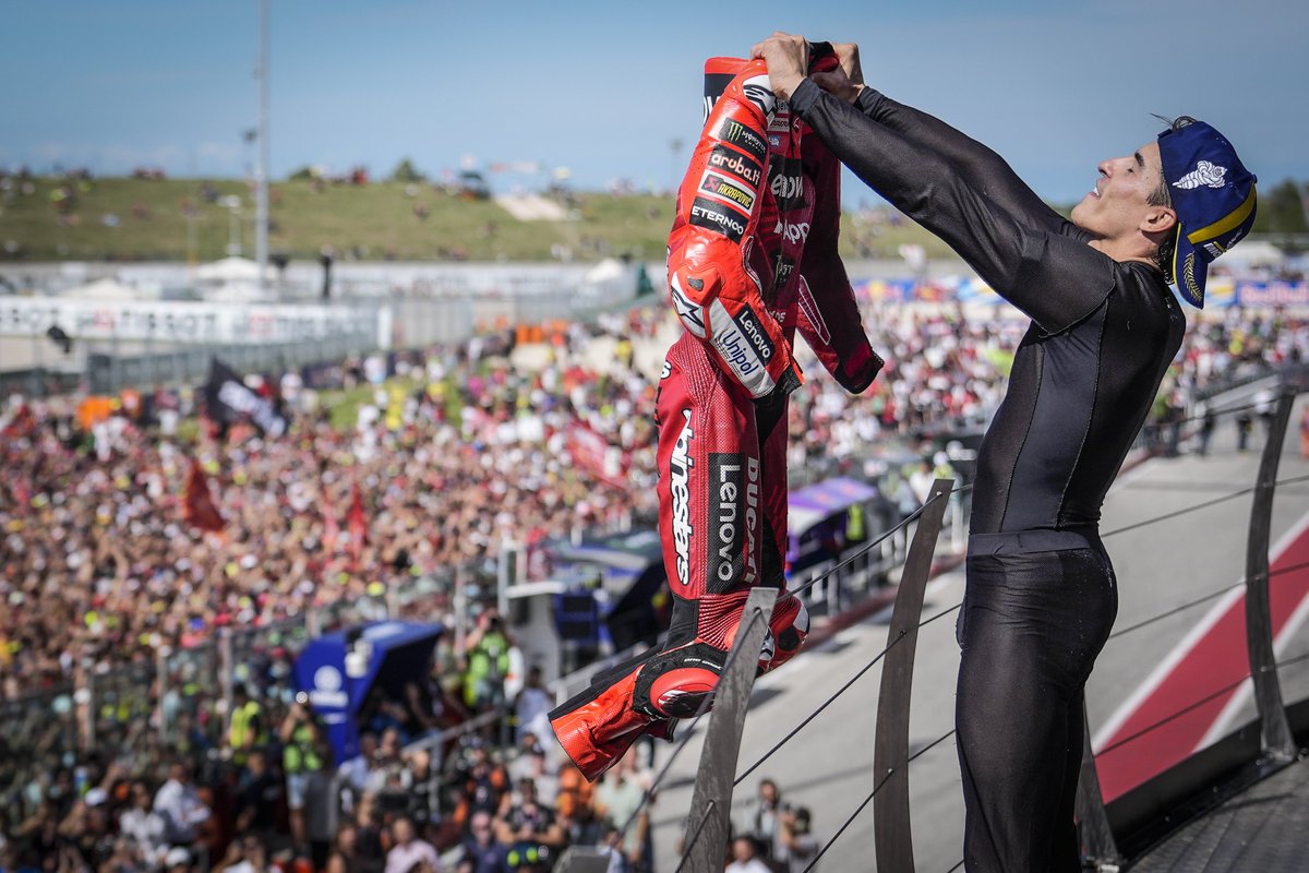 Unos se consuelan con gilipolleces, otros lo gozamos con resultados... Hay niveles y niveles.