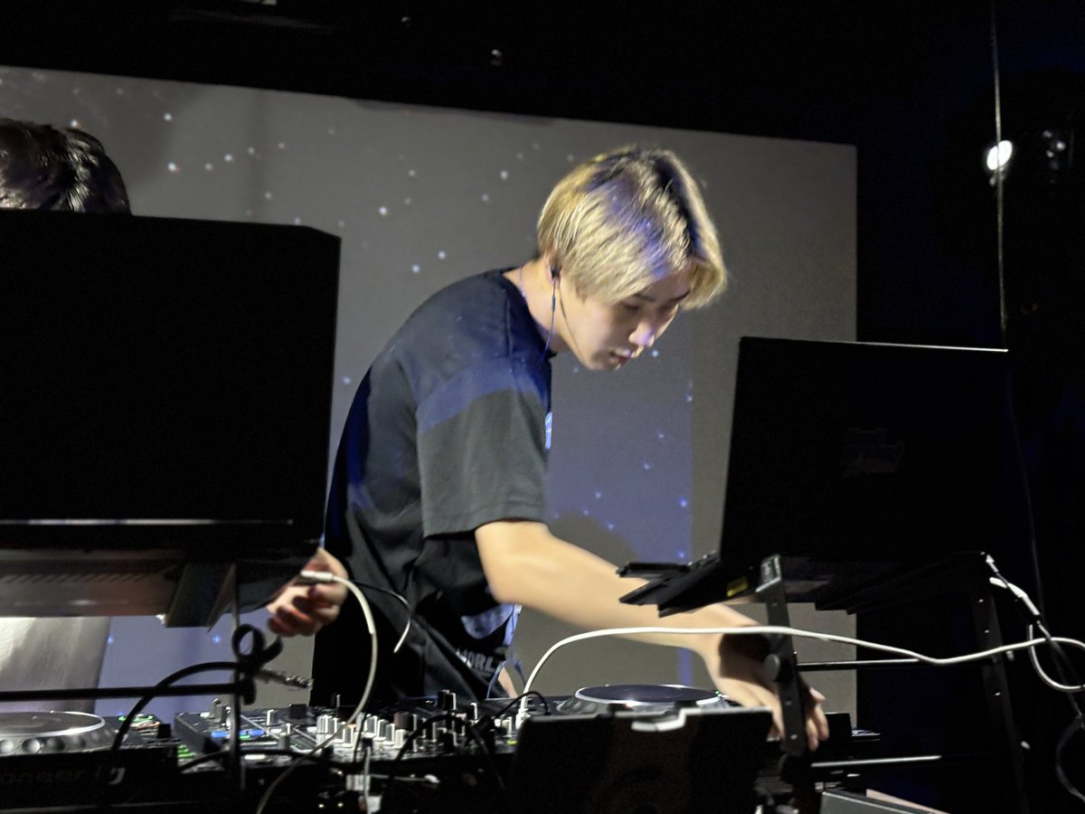 #WOTAGEI_SUMMIT ✖️ WORLD OTAKU MUSEUM (#ワルオタ)
Special Collaboration

Now playing (16:30-17:00)

DJ▶︎ ⚔️りょう⚔️(<a href="/Ryo_DJwant/">⚔️りょう⚔️@wantの感情</a> )