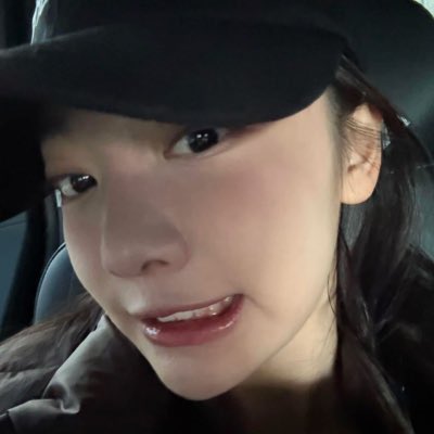 ullallachandesu's tweet photo. 묘하게 둘이 닮아가는것 같지 않니 https://t.co/ps7yEwJVs1