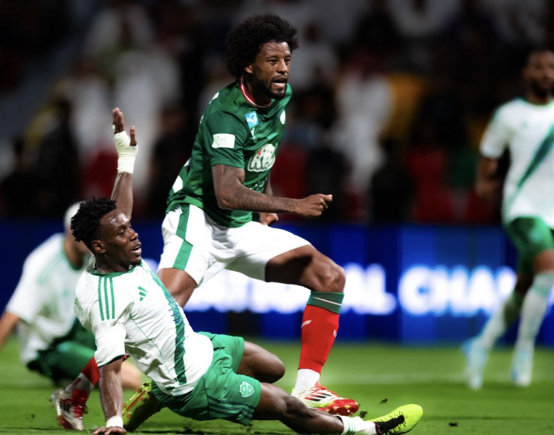 أشعر أن الكابتن الكبير #سعد_الشهري <a href="/CoachSaad8/">سعد الشهري</a> يبني فريقاً نفتخر به وينافس رباعي الصندوق ، وكنت متخوفاً من تأثير فترة التوقف سلباً على النواخذة ، وأطلب من جماهيرنا الحبيبة تكثيف مؤازرتهم للفريق والحضور بكثافة للملعب لأن اللاعبين بحاجة لهذاالدعم •
#الاتفاق_الأهلي #الاتفاق_التعاون