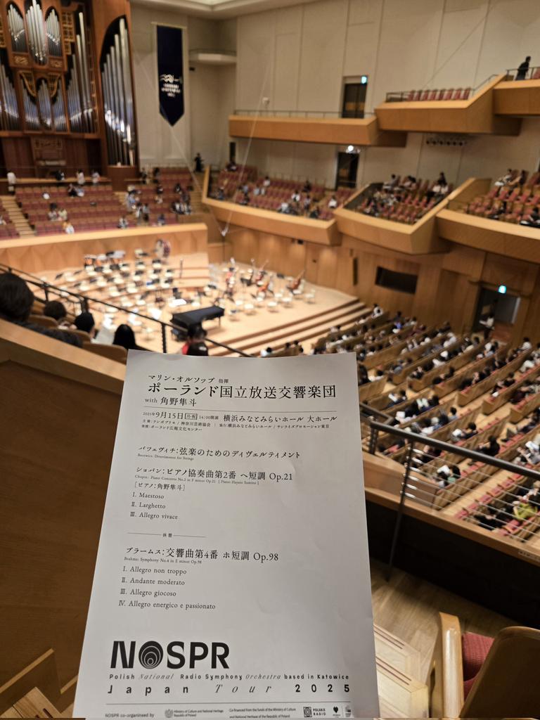 rinrin2414's tweet photo. 19歳のショパンに思いを馳せ、オケと対話をしているかのような演奏でした。一粒一粒の艶やかな音に感動しました。オケのアンコールに拍手で参加できて楽しかったです♪
#角野隼斗
#マリン・オルソップ https://t.co/7WM4kvagnv