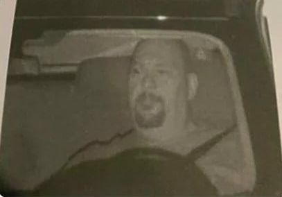 _NiemalsKinski_'s tweet image. Wie ich nachts versuche, das größte Schnitzel Frieslands zu finden