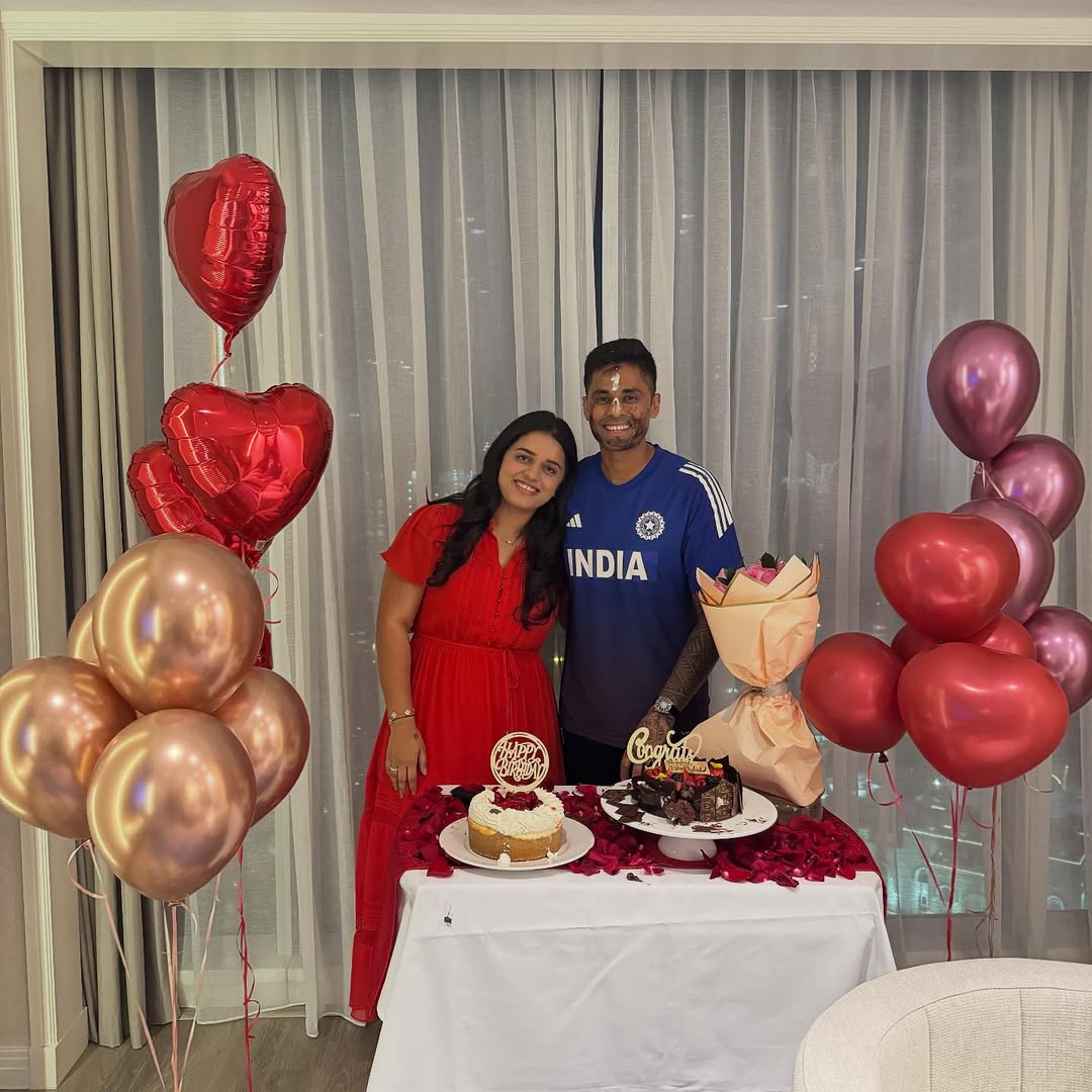 ndtvindia's tweet image. पाकिस्तान पर जीत के बाद सूर्यकुमार यादव ने सेलिब्रेट किया अपना जन्मदिन. देखिए तस्वीरें...

#SuryakumarYadav | #DevishaShetty | #Birthday