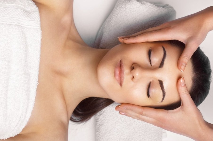 Aromaterapi Masajı

*Bitkilerden elde edilen masaj yağları kullanılarak yapılır
*Bitki özlü bir terapi uygulanır
*Hareketlerin yavaş tempoda ve hafif şiddette olmasıdır
*Masajda şikayetlerine göre bitkisel yağlar ve masaj hareketleri belirlenir
#adana #seyhan #çukurova #mersin