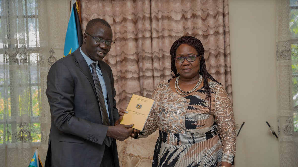 Vice President Josephine Lagu Yanga Receives Director General of the National Bureau of Statistics

Her Excellency Josephine Lagu Yanga, Vice President of the Republic of South Sudan and Chair of the Service Cluster, received Mr. Augustino Tung Mayai, the Director General of the