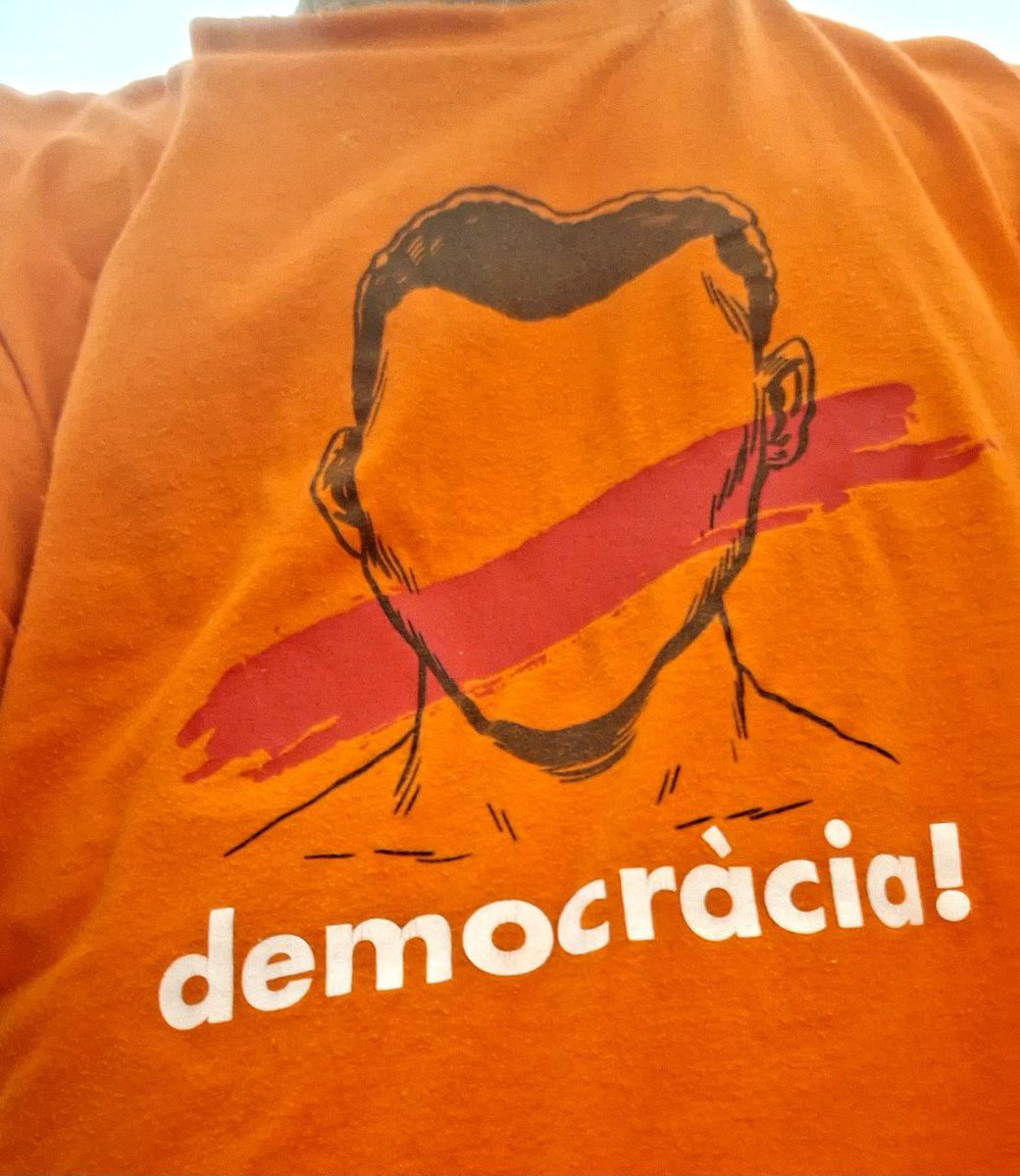 📅 Avui, #DiaInternacionalDeLaDemocràcia, recordem que les institucions i les llibertats no són eternes.

⚠️ L’extrema dreta les posa en perill cada dia.

✊ La defensa de la democràcia exigeix fermesa, valentia i compromís col·lectiu. 🕊️