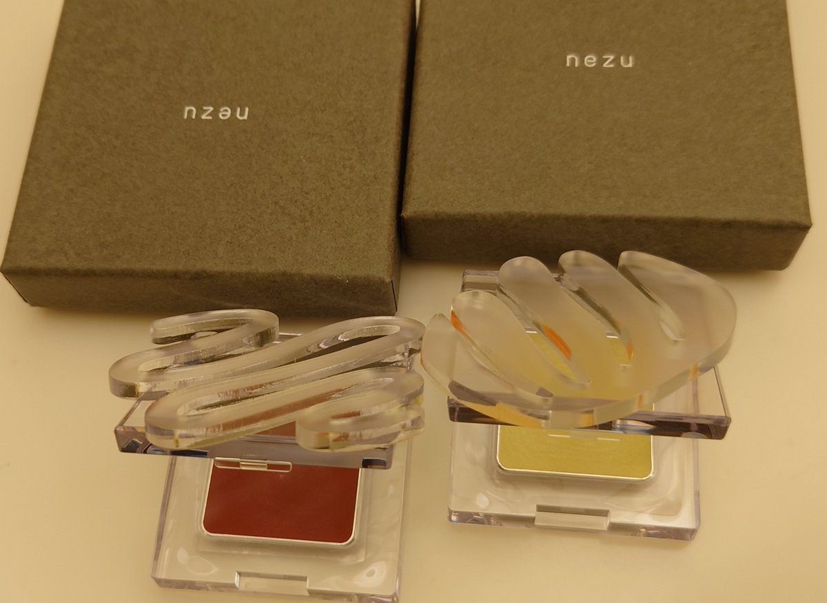 先日中目黒の蔦屋のﾎﾟｯﾌﾟｱｯﾌﾟで見つけて手に入れたとんでもなく素敵なｱｰﾄなｱｲｶﾗｰ  ( 実はﾘﾝｸﾞも狙っている)