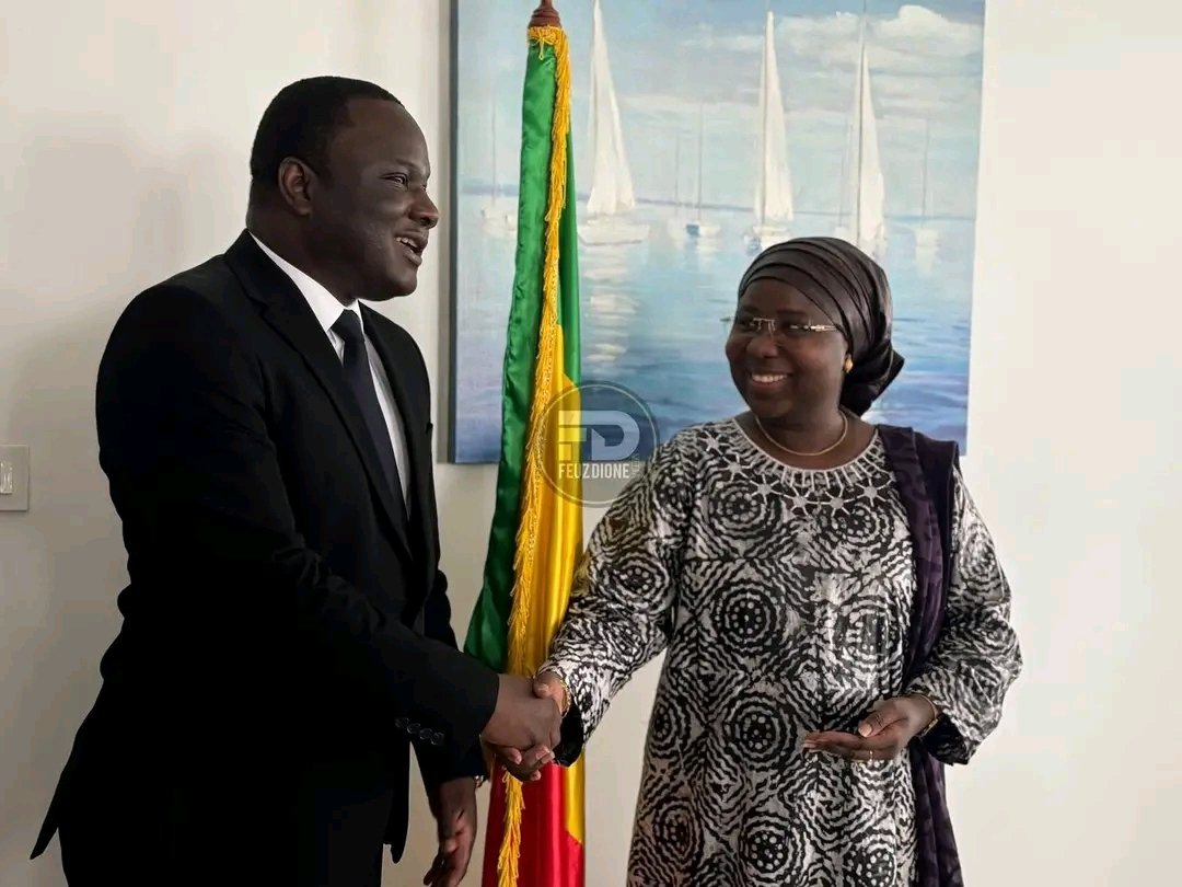 NgoundianeA's tweet image. Ministre des Infrastructures : Déthié Fall officiellement installé (photos)

#kebetu @aliounetine16 #Dethiefall