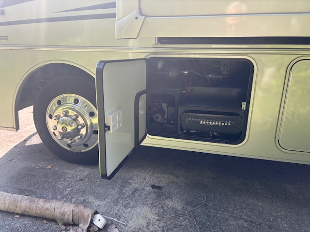 Hornblasters tweet media