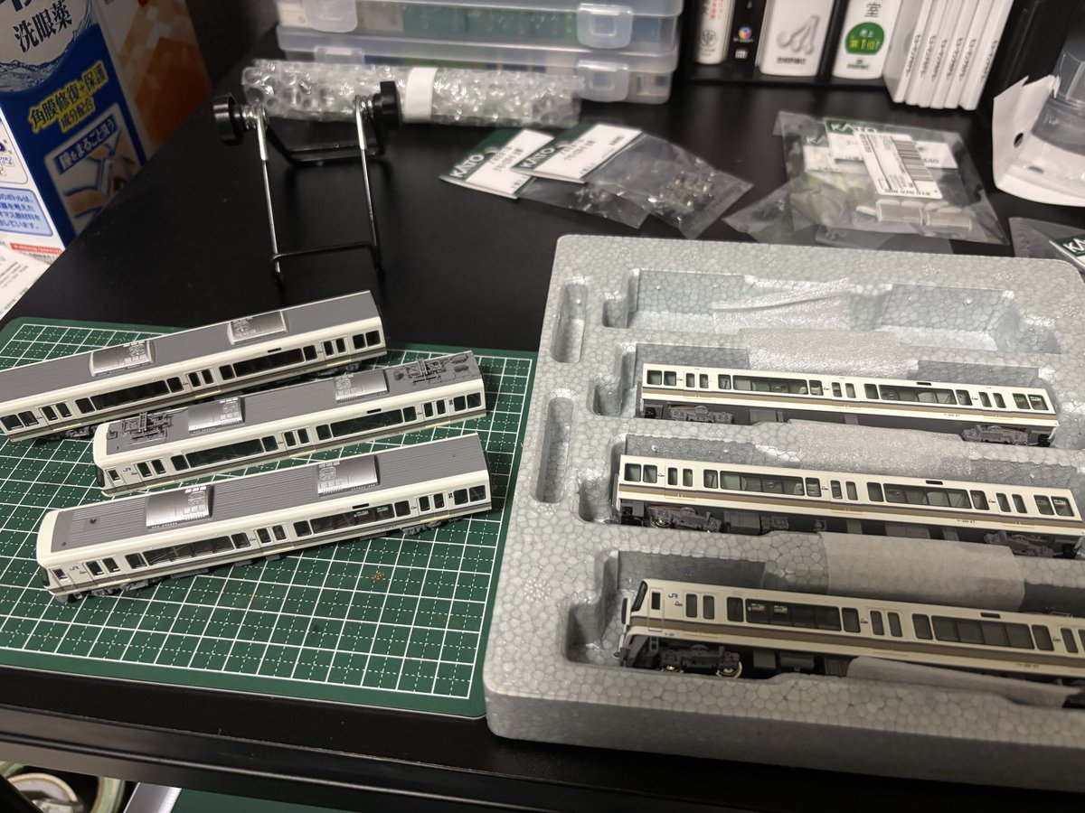 久々の模型いじりタイム
221増やしたので奈良の方も組成していこうかと