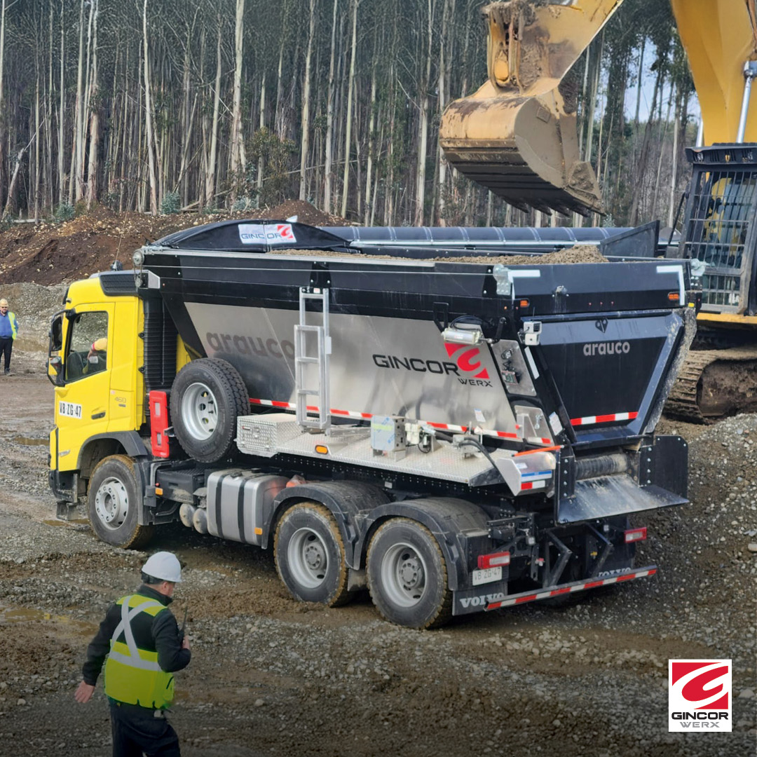 🌎 From Canada to Chile — GINCOR Werx gets the job done.

Our Live Bottom Truck Mount is hard at work in Chile, delivering unmatched performance, safety, and efficiency on the ground. 💪🇨🇱

#GINCORWerx #LiveBottomTruckMount #GlobalHauling #Chile #HeavyHaul #Construction