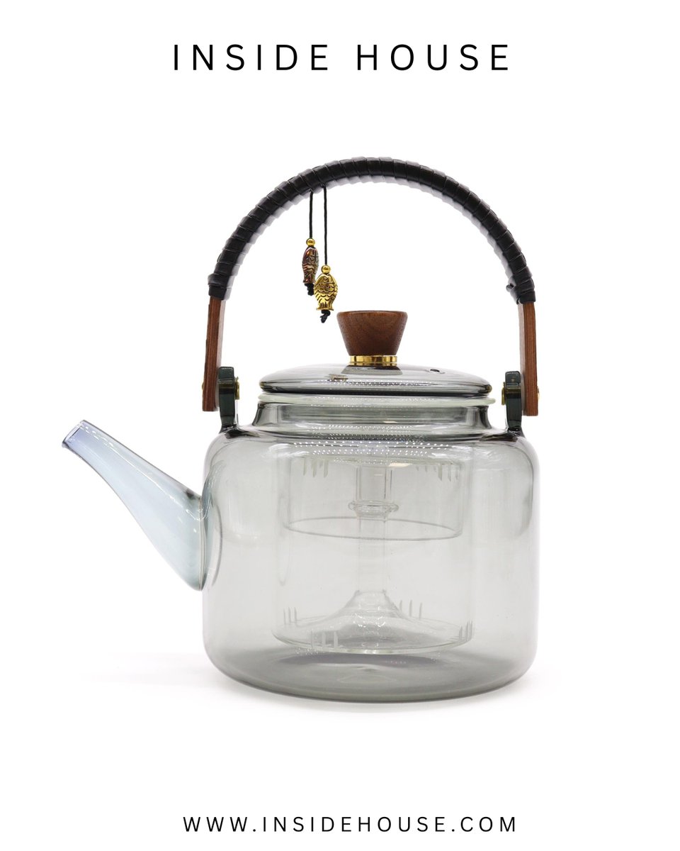Tea Infuser Operational Instructions: Fill the teapot: Add water to the teapot, filling it approximately one-third full. Add loose tea: Place the loose tea into the upper part of the inner chamber of the teapot. Ensure the tea leaves are evenly distributed, but don’t overfill.
