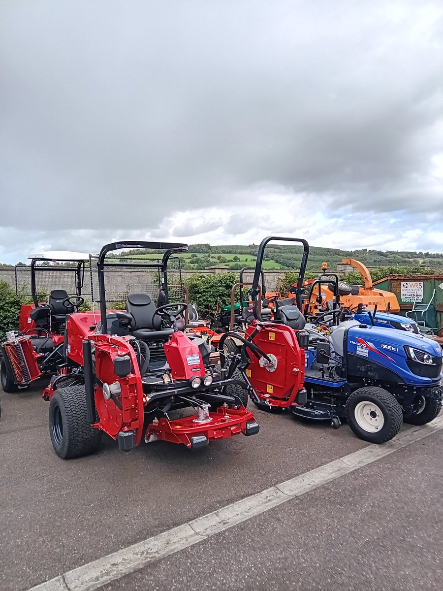 GeaneyL's tweet image. Getting ready for our Turf Care Demonstration Day tomorrow! 
Join us Tuesday and Wednesday in Tallow to see the best turf machinery in action, meet our friendly team &amp;amp; connect with like-minded professionals.
📍 Geaney O’Neill, Convent St, Tallow
#TurfCare #DemoDay #baroness