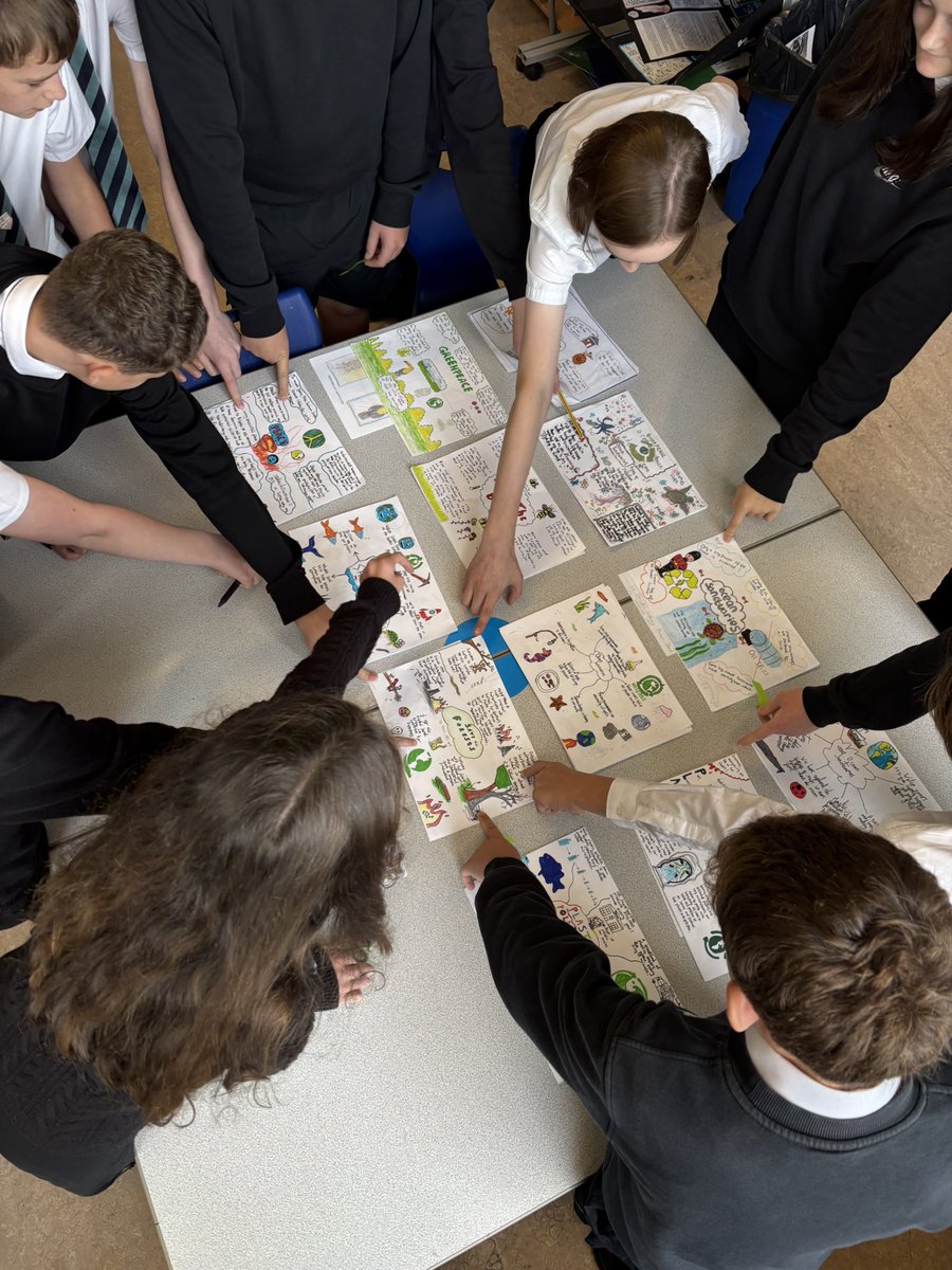 webstersartdept's tweet image. Super start to Monday morning S2 @WebstersHigh pupils peer assessing their @Greenpeace tshirt design projects! Well done everyone🤩
#designprinciples #dualcoding